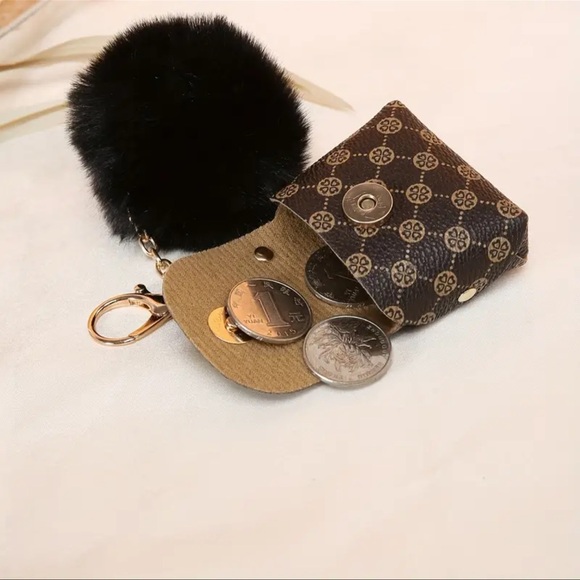 NEW  MINI PURSE  RETRO PRINT WITH  FLUFFY POMPOM KEYCHAIN BROWN COLOR - Picture 4 of 5